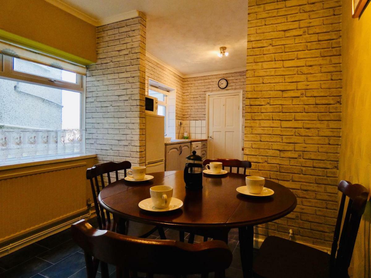 Готель Hill Breeze House Мертір-Тідвіл Екстер'єр фото